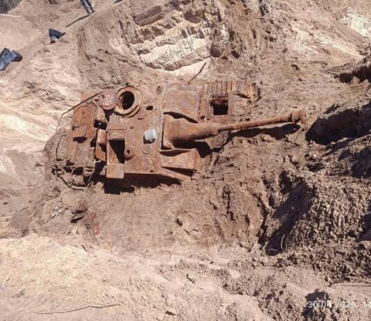 Działo szturmowe StuG III G odkryte przy lotnisku w Nordholz (GALERIA) Sturmgeschütz III (StuG III) – działo pancerne