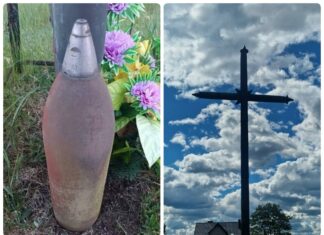 Militarna kapliczka – stała wiele lat, nagle zaczęła przeszkadzać Kapliczka z pociskami fot. Policja Płońsk