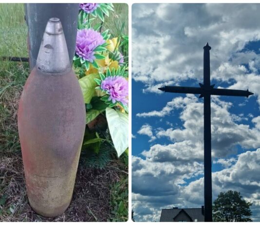 Militarna kapliczka – stała wiele lat, nagle zaczęła przeszkadzać Kapliczka z pociskami fot. Policja Płońsk