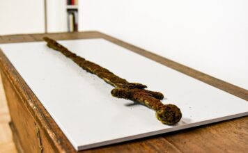 Miecz z XI wieku odkryty przypadkiem w rzece Warcie! (GALERIA) Średniowieczny miecz odkryty w rzece Warta fot. Muzeum Ziemi Wronieckiej