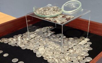 Ponad 500 srebrnych monet odkrytych podczas badań archeologicznych Skarb srebrnych marek odkryty we Włocławku fot. Muzeum Ziemi Kujawskiej i Dobrzyńskiej